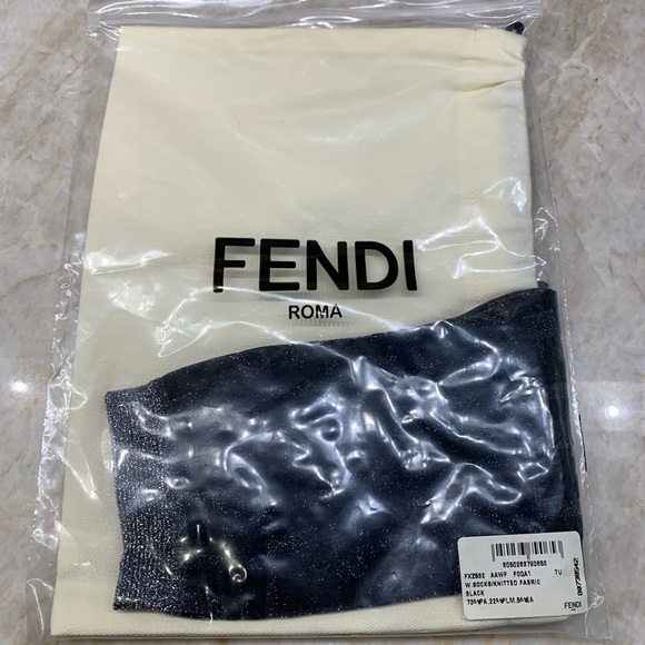 FENDI Black Short Lurex Socks - Picture 4 of 9